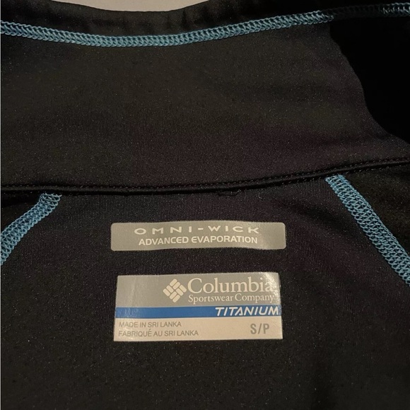 Columbia Titanium Women’s Small Black Pullover Top Omni-Wick Gorpcore Hiking - Picture 4 of 5